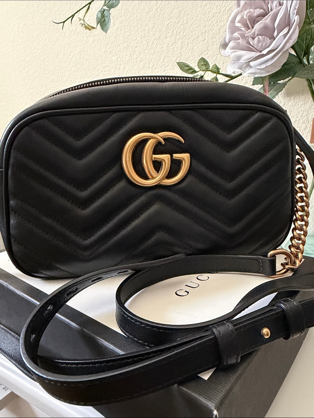 Gucci Black GG Marmont Chevron Leather Crossbody Bag - Picture 12 of 14